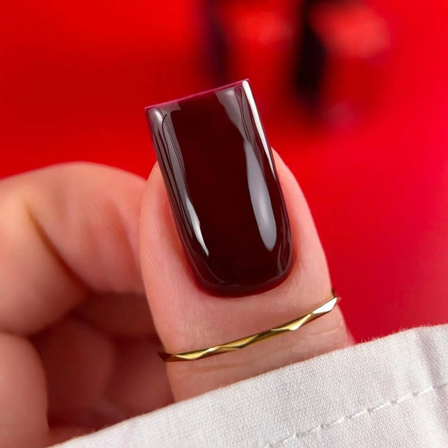 BIBLIOTEKA Gel Nagellack №047 Oxblood 10ml – Tiefes Rot-Burgunder-Farbton
