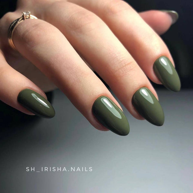 Gel Polish Desire №82 hunter green 8ml KARO