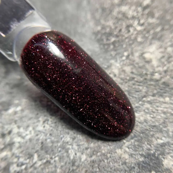 Saga Feuriger Gel-Nagellack №24 Dunkles Maroon 10ml