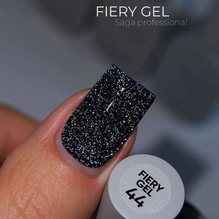 Saga Fiery Gel-Lack №44 Schwarz mit blauem Unterton 9ml